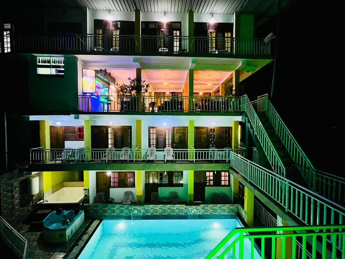 Grand Adamspeak Hotel Nallathanniya Екстериор снимка